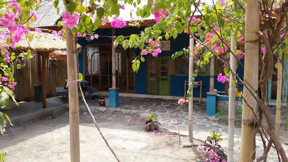 Elephant House And Bungalows Gili Air Exterior photo