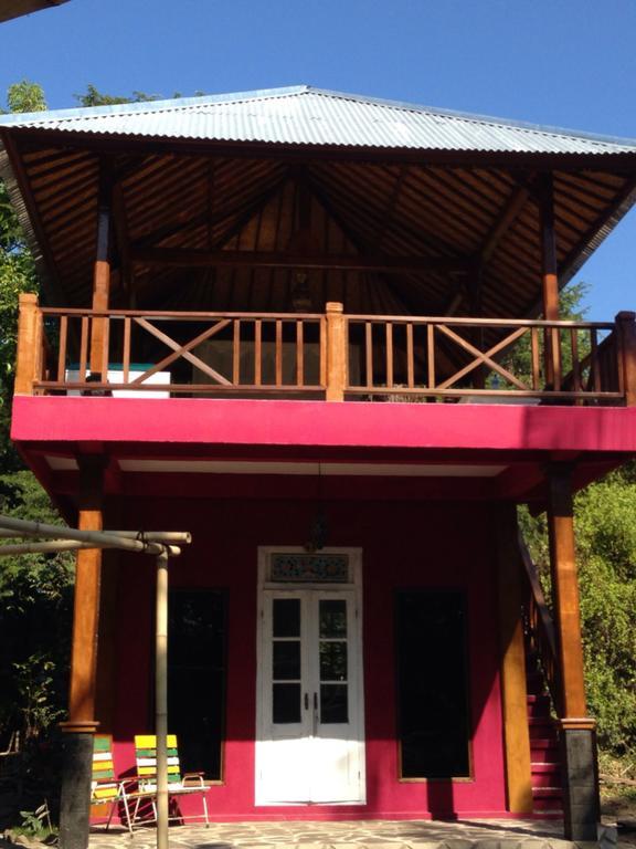 Elephant House And Bungalows Gili Air Exterior photo